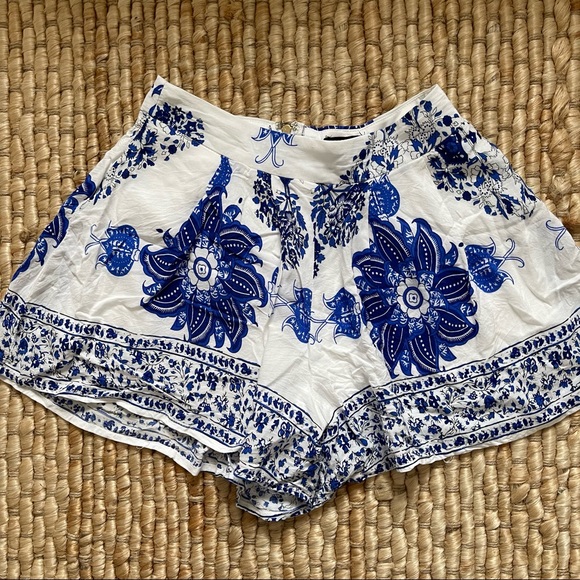 Miss Avenue Two Piece Short Set - Picture 4 of 6